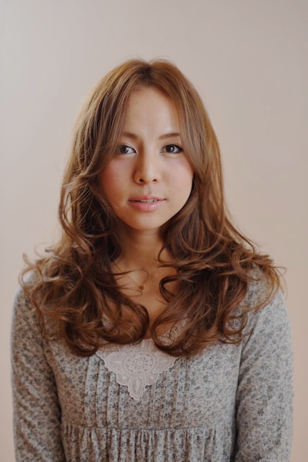 ミクスチャーロングヘアの女性